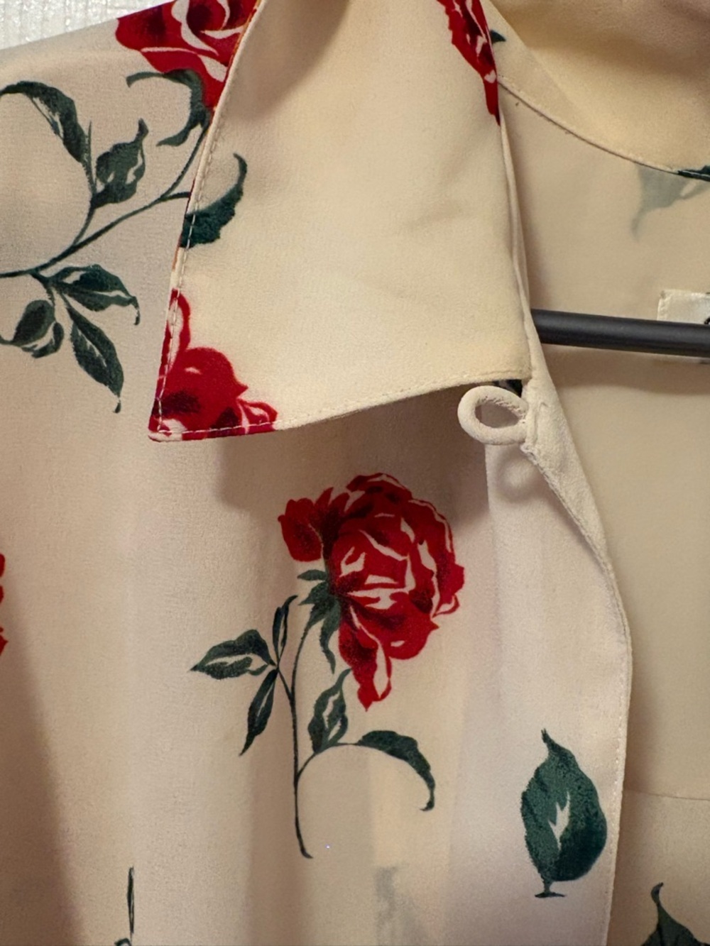 Chaus Cream Floral Button-Down Shirt with Red & Orange Roses - Picture 9 of 10